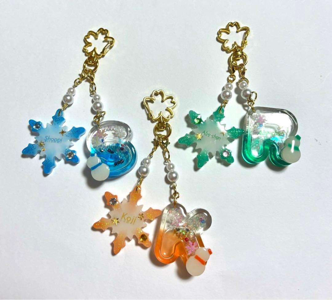 Man レジンキーホルダー アルファベット 雪の結晶 ハンドメイド