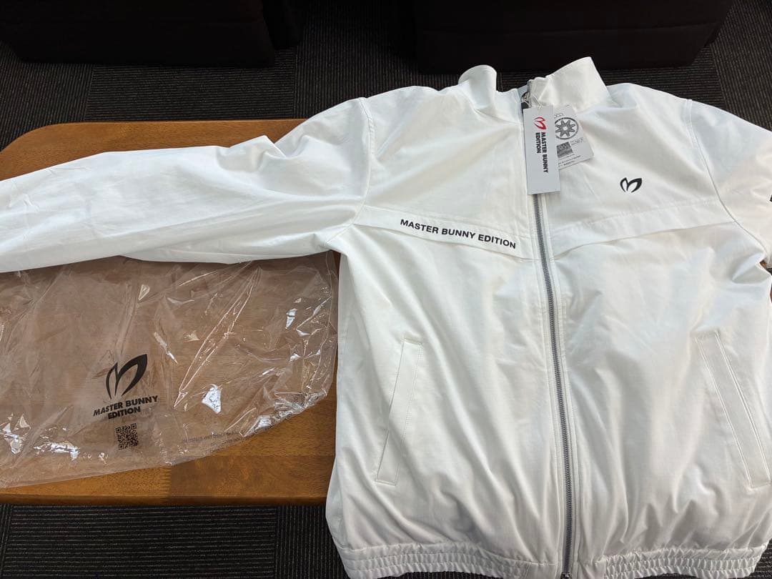 MASTER BUNNY EDITION ホワイトジャケット S