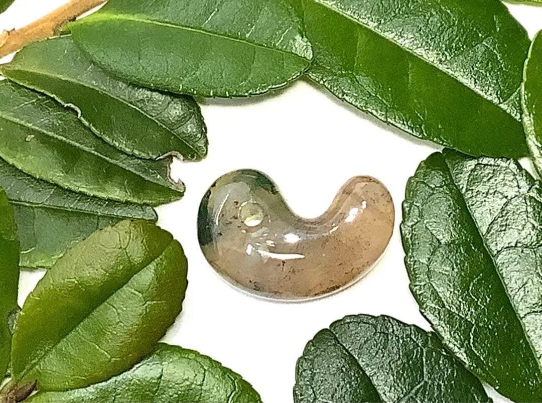 ✳絶品‼️佐渡の錦紅石『岩谷口五色勾玉』勾玉の最上位‼️ 2度と見る事はありません‼️