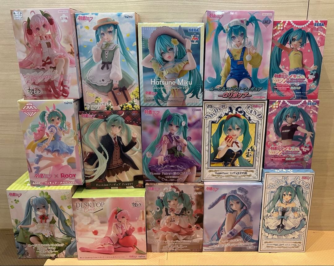 初音ミク　プライズフィギュア　まとめ売り　25点セット