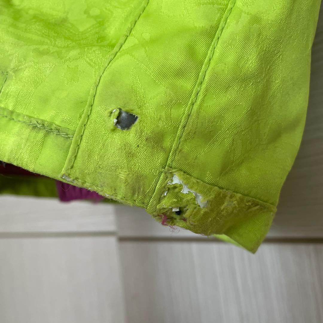 蛍光グリーンスノーボードパンツ