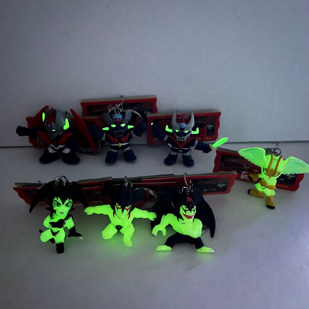 【希少】暗闇で光る　キーホルダー　デビルマン　マジンガーZ コンプ　全7種