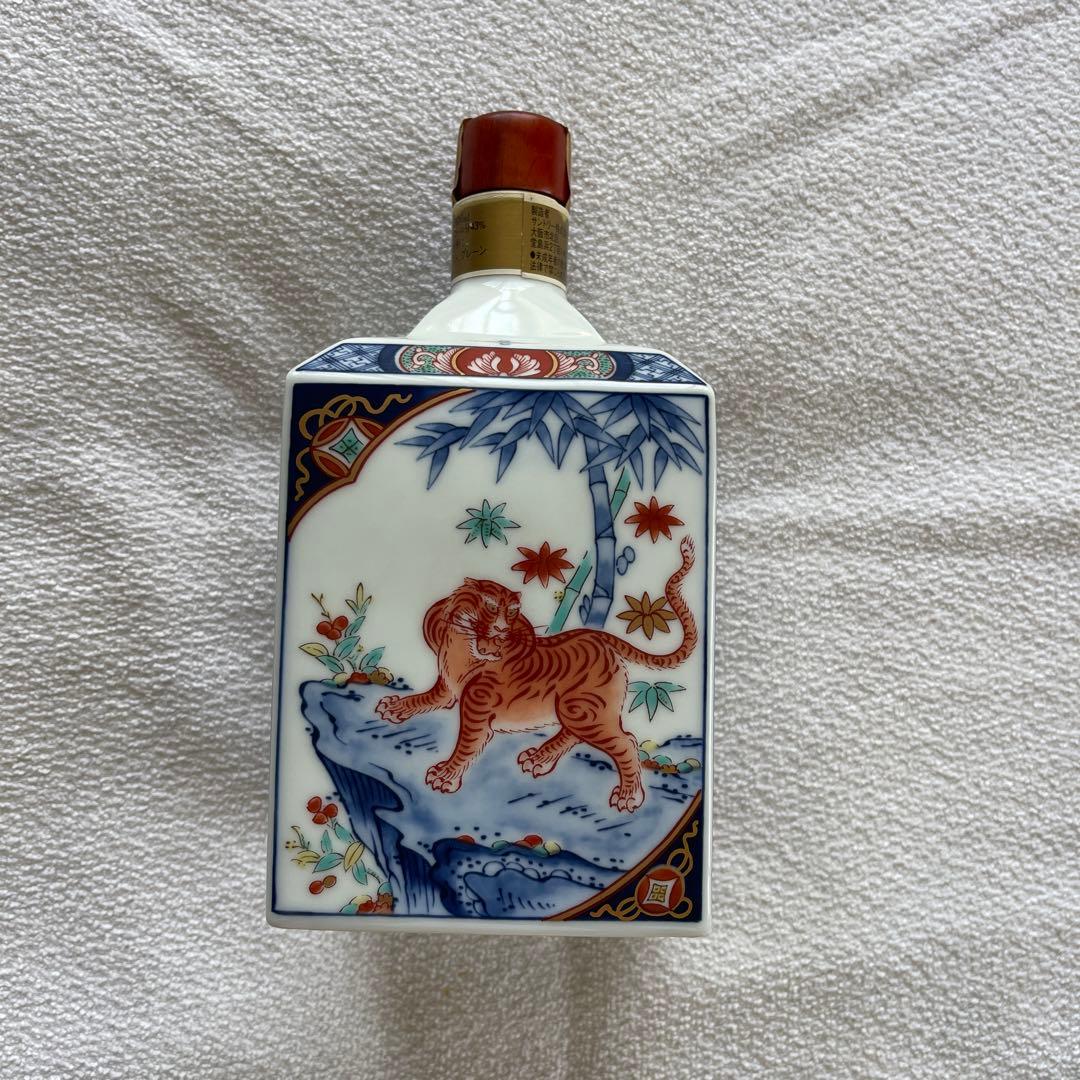 サントリーウィスキー有田焼染錦松竹梅寅文角型瓶