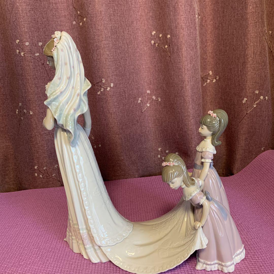 リヤドロ　ロングドレスウエディング