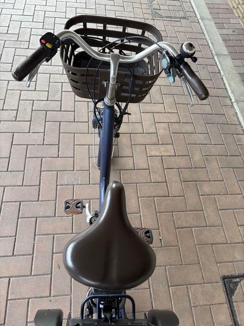 メイコ　　2023年式電動アシスト自転車20インチ美品