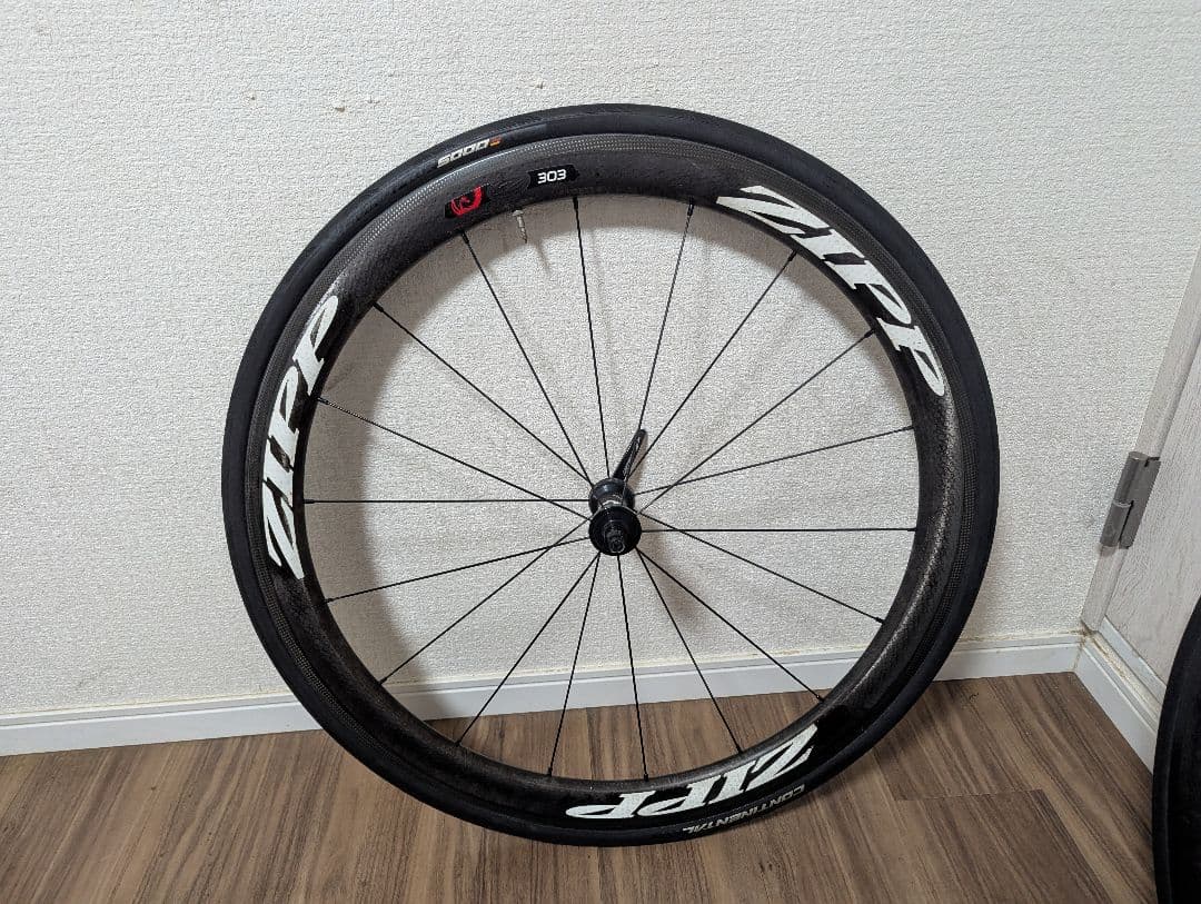 ZIPP 303 クリンチャータイヤ 2本セット（週末まで限定値下げ）