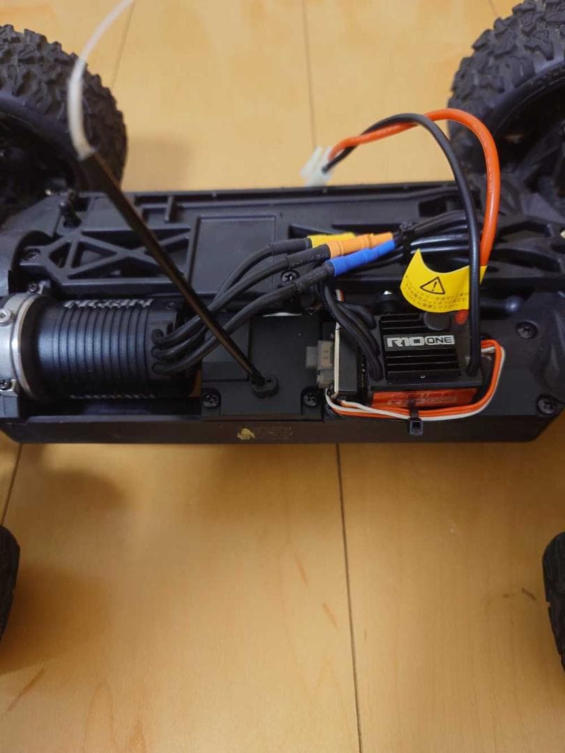 【部品どり用】2015年製　京商　MAD BUG 電動ラジコンカー