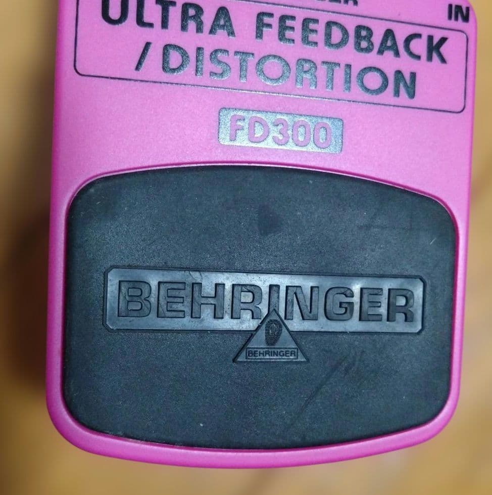BEHRINGERベリンガー ウルトラフィードバック／ディストーションFD300