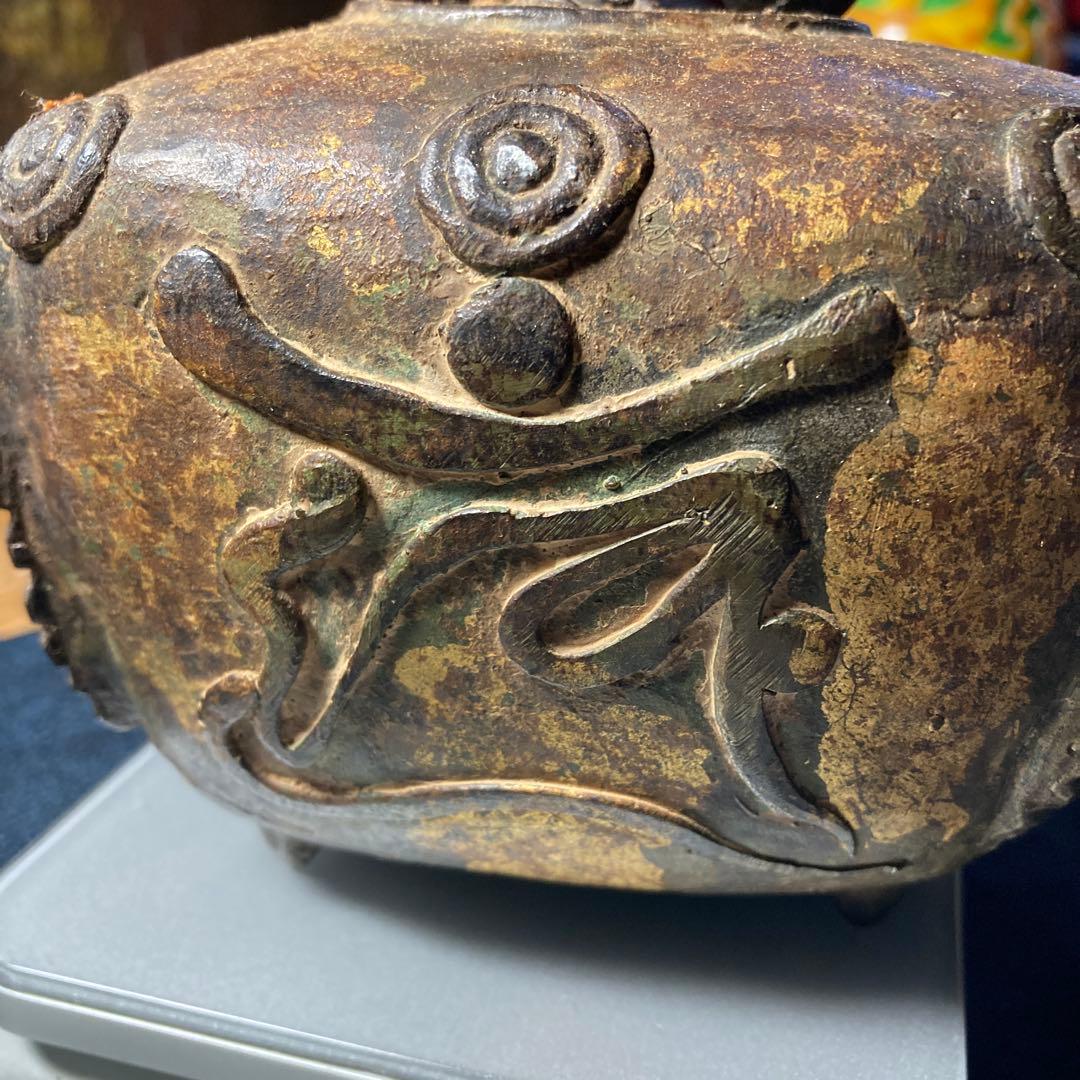 ( T_T)＼(^-^ )何⁇これ、古い五三の桐と梵字の特大の鈴です。