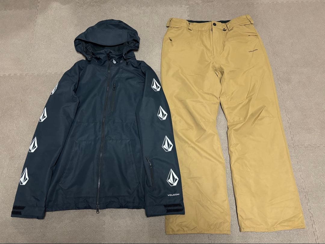 【中古美品】　Lサイズ VOLCOM ウェア上下セット ZIP-TECH
