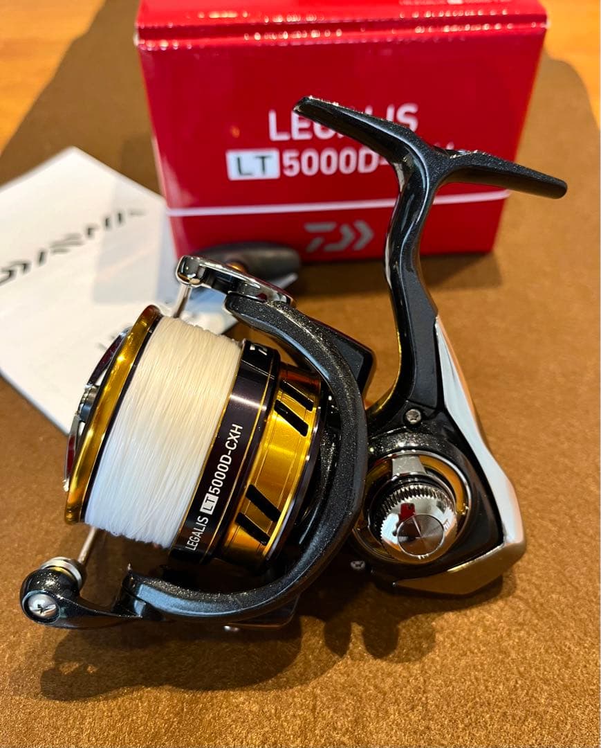 超美品　ダイワ DAIWA LEGALIS レガリス LT5000D-CXH