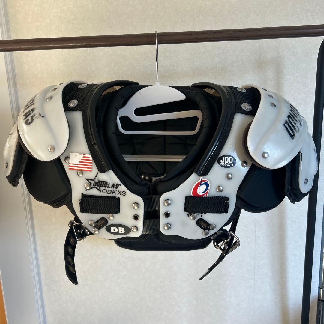 Douglas QBK XS ショルダーパッド バックプレート付き