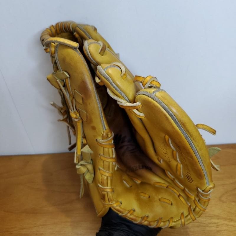 ミズノプロ MizunoPro リアルセレクション 良品 投手用 硬式グローブ