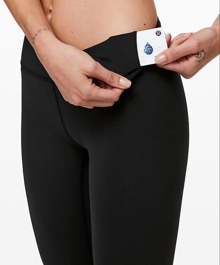 ルルレモン　新品未使用　ブラック レギンス サイズ4