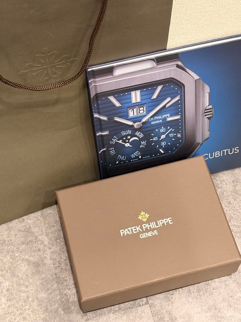 PATEK PHILIPPE イベント限定品アイスキューブスタンプとカタログ