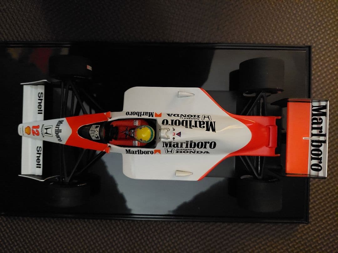 1/18 ＃１２ マクラーレンMP4/4 アイルトン・セナ Marlbolo