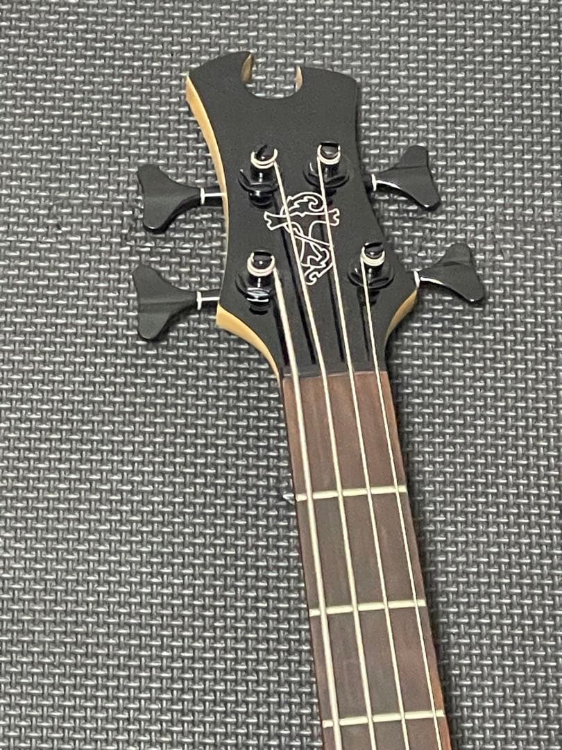 Toby Deluxe IV Walnut Satin エレキベース ケース付