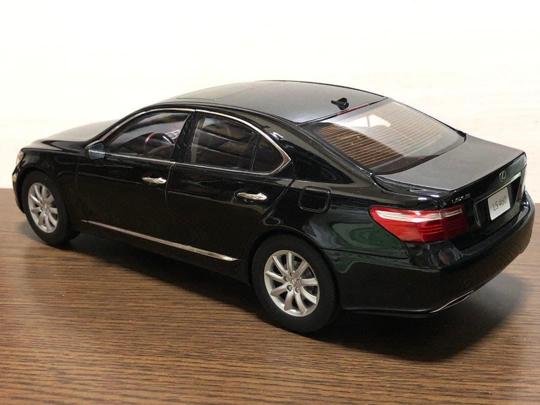ポ*チ様 1/18 レクサス LS460 ブラック ミニカー NOREV