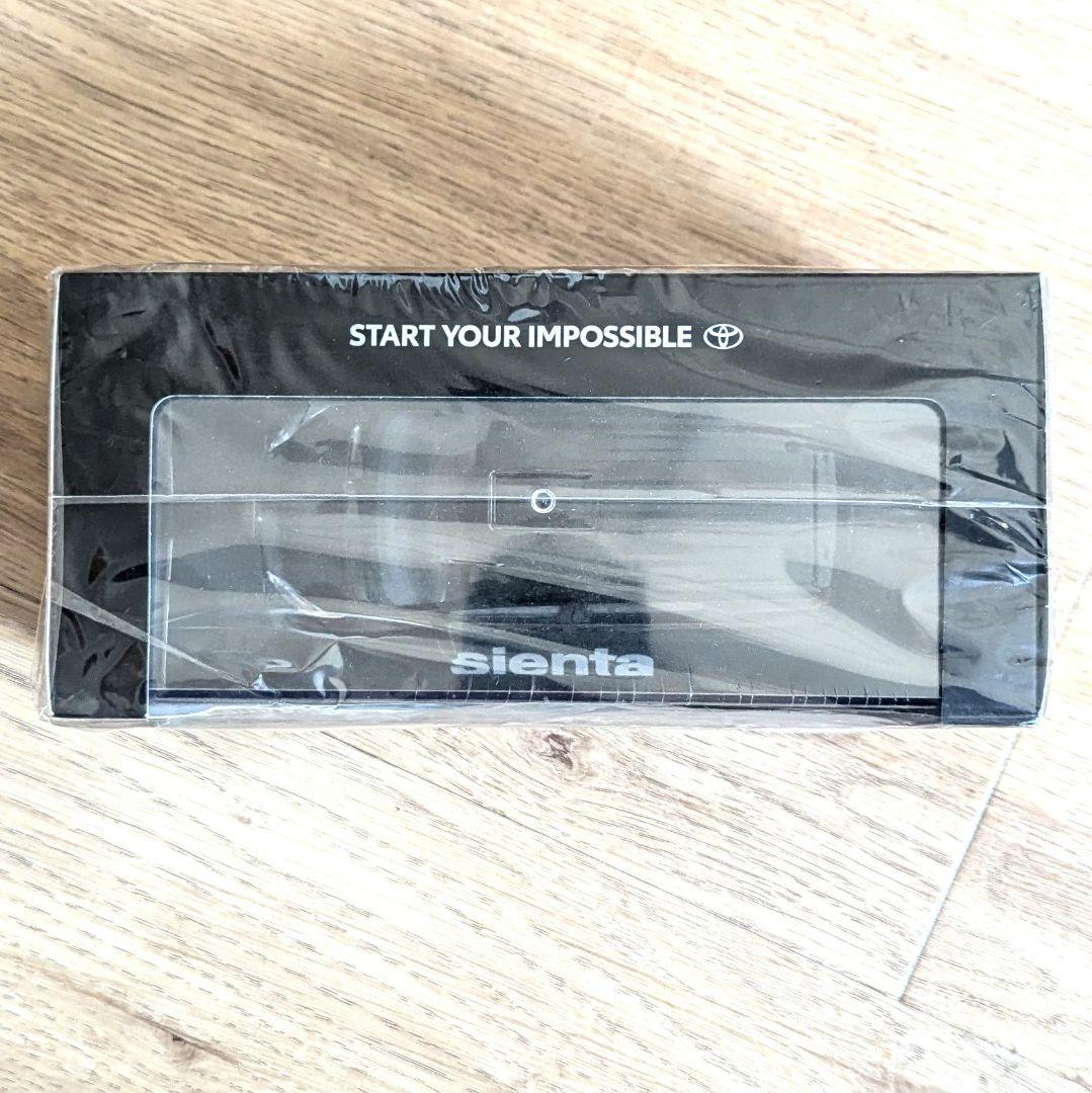 非売品 新型 シエンタ ミニカー トヨタ 1/30 ブラック カラーサンプル