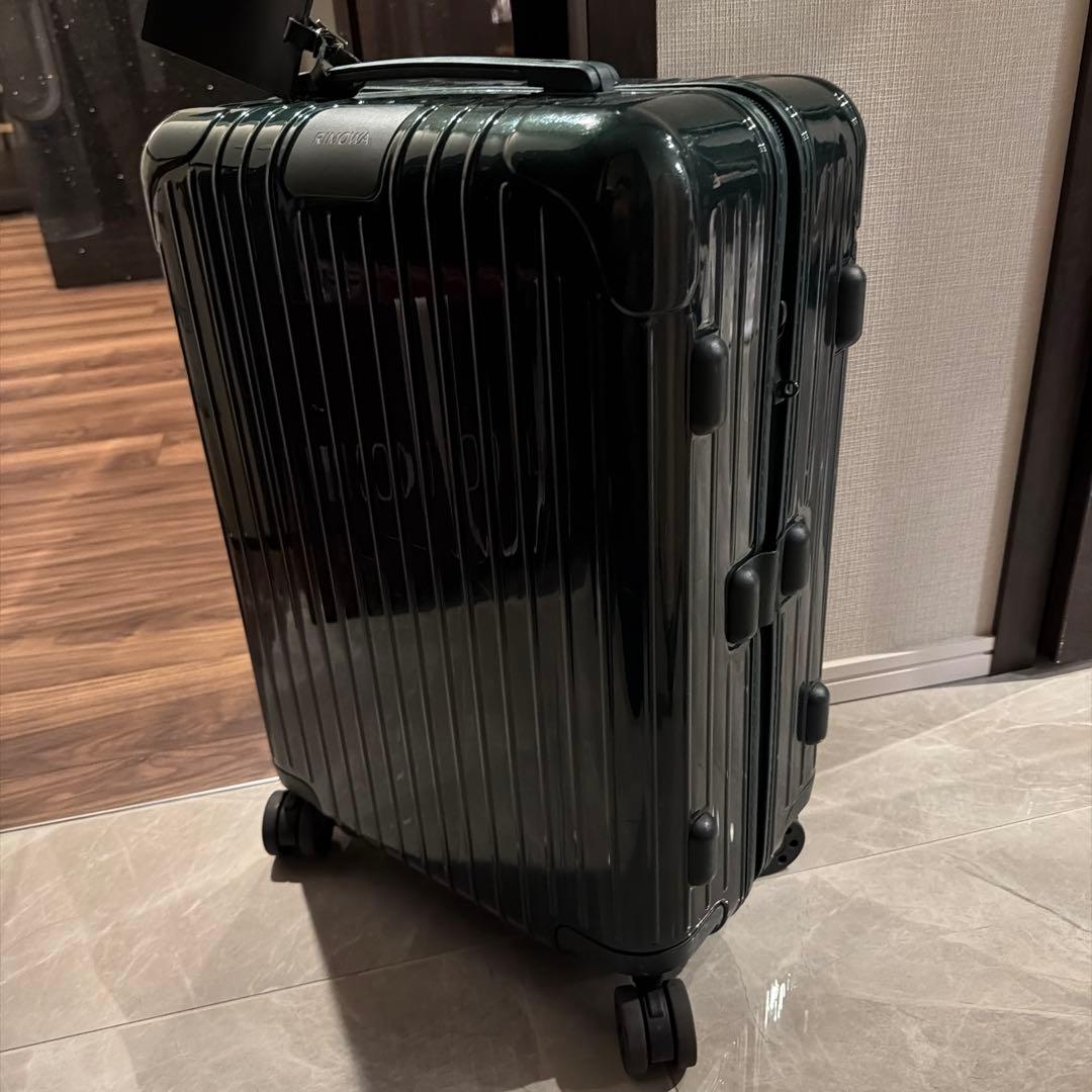リモワ　グリーン　機内持ち込み　キャリーバック　スーツケース