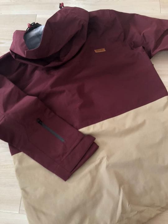 SCAPE 店頭販売無し　スノーボードウェアーのみ