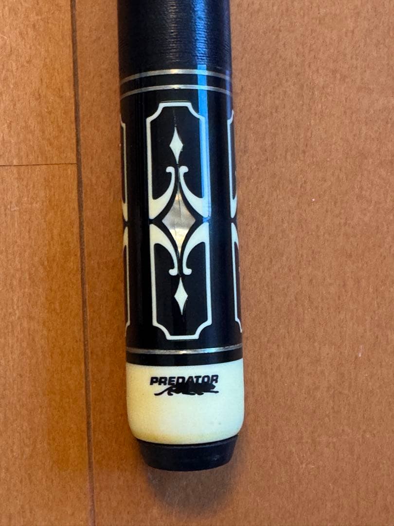 Predator 314 ビリヤードキュー 黒と白のコンビネーション （2本）