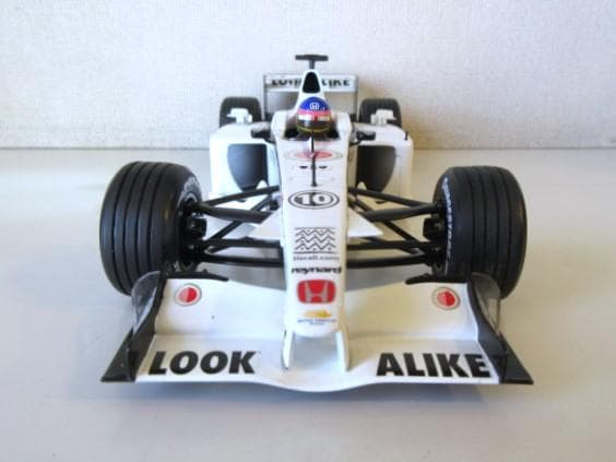 特価 MINICHAMPS (1/18) BAR ホンダ 003