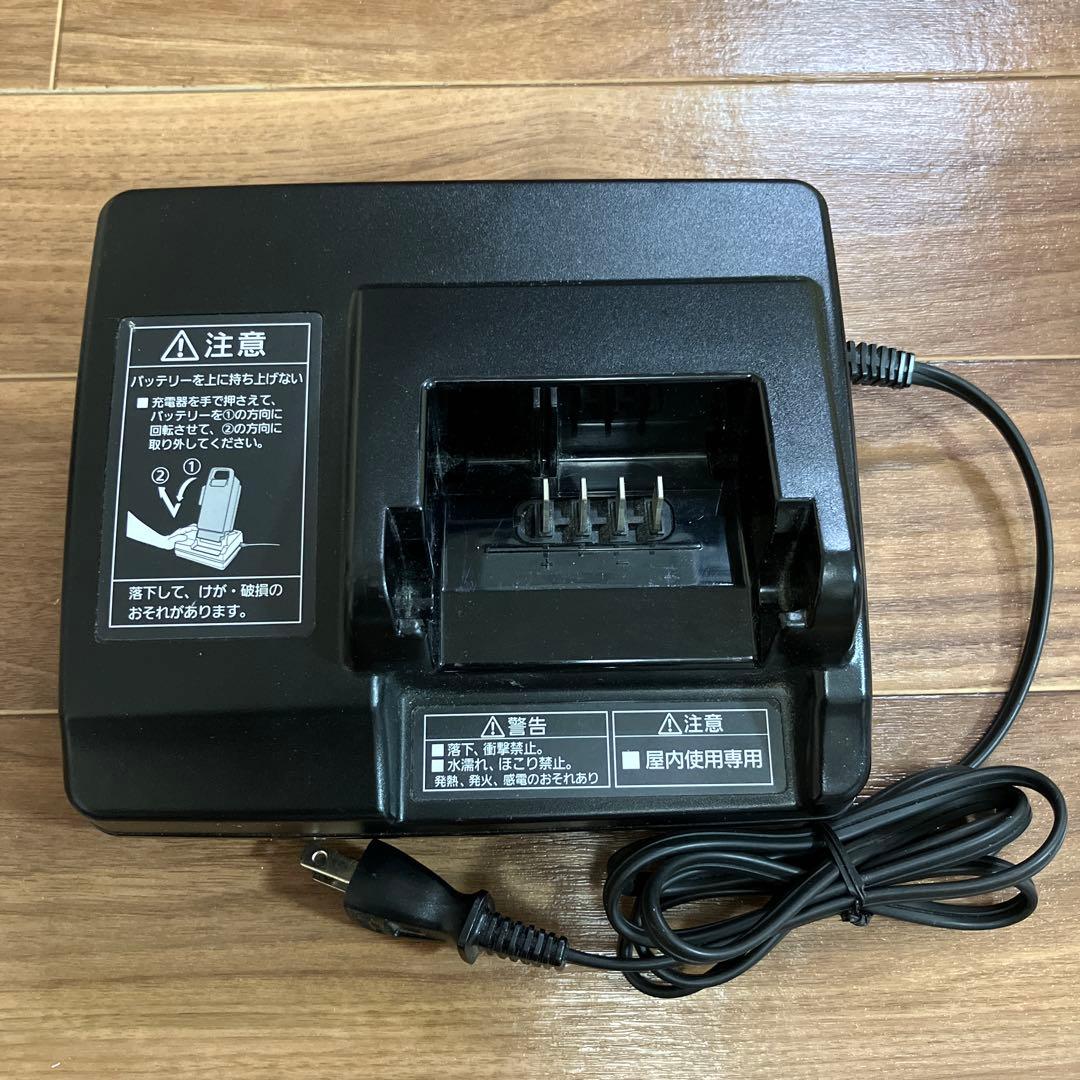 Panasonic 電動自転車 バッテリー充電器 NKJ069Z2