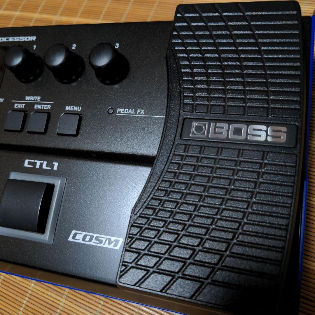 BOSS GT-1 ギターエフェクター　教本、純正アダプター付き