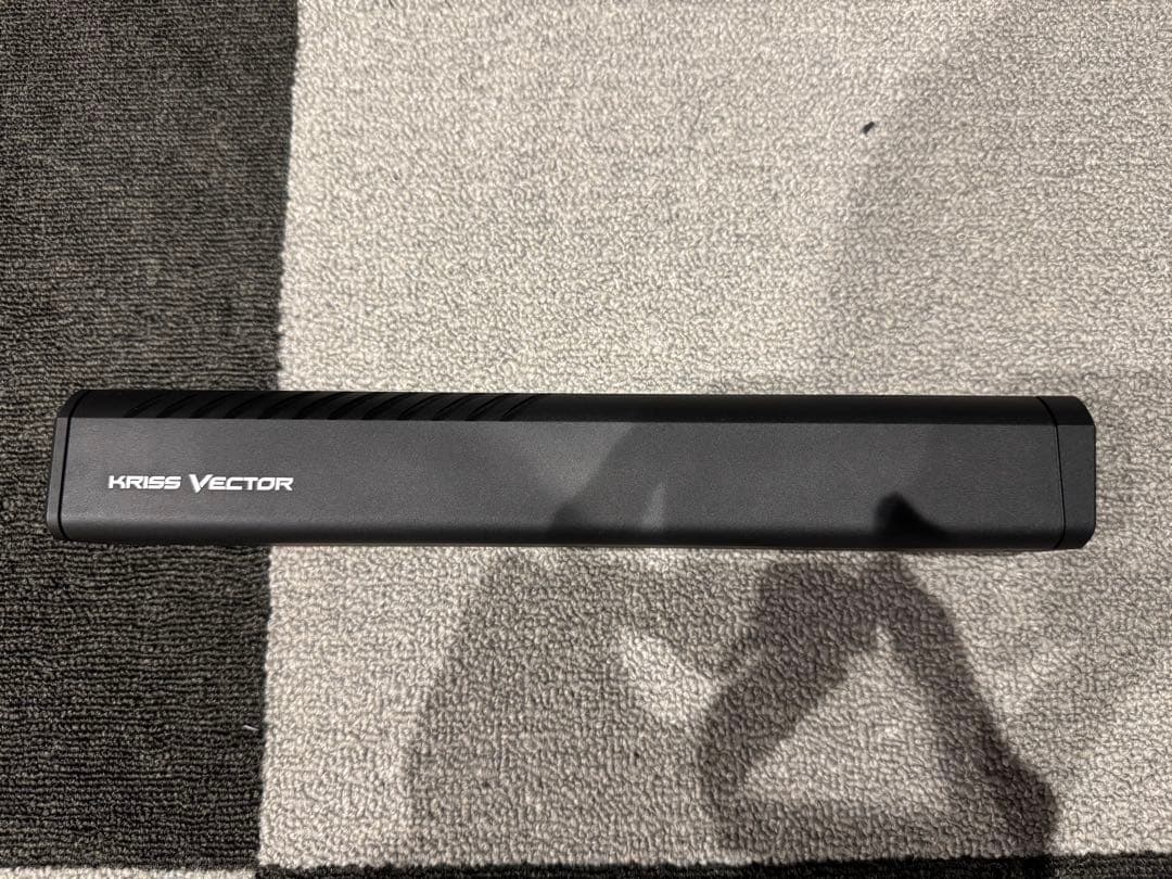 クライタック　クリスベクター　 サイレンサー　ハンドガード　グリップ