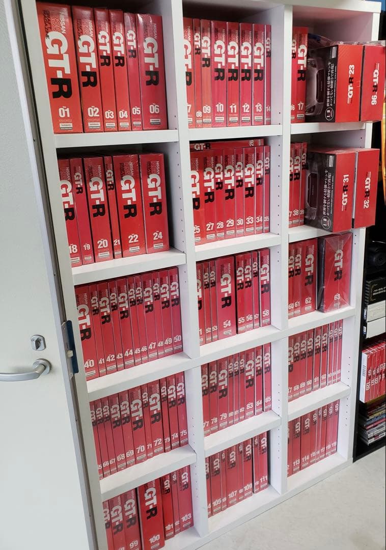 デアゴスティーニ✴︎GT-R R-35全巻1〜100 ✴︎エンジン101〜130巻