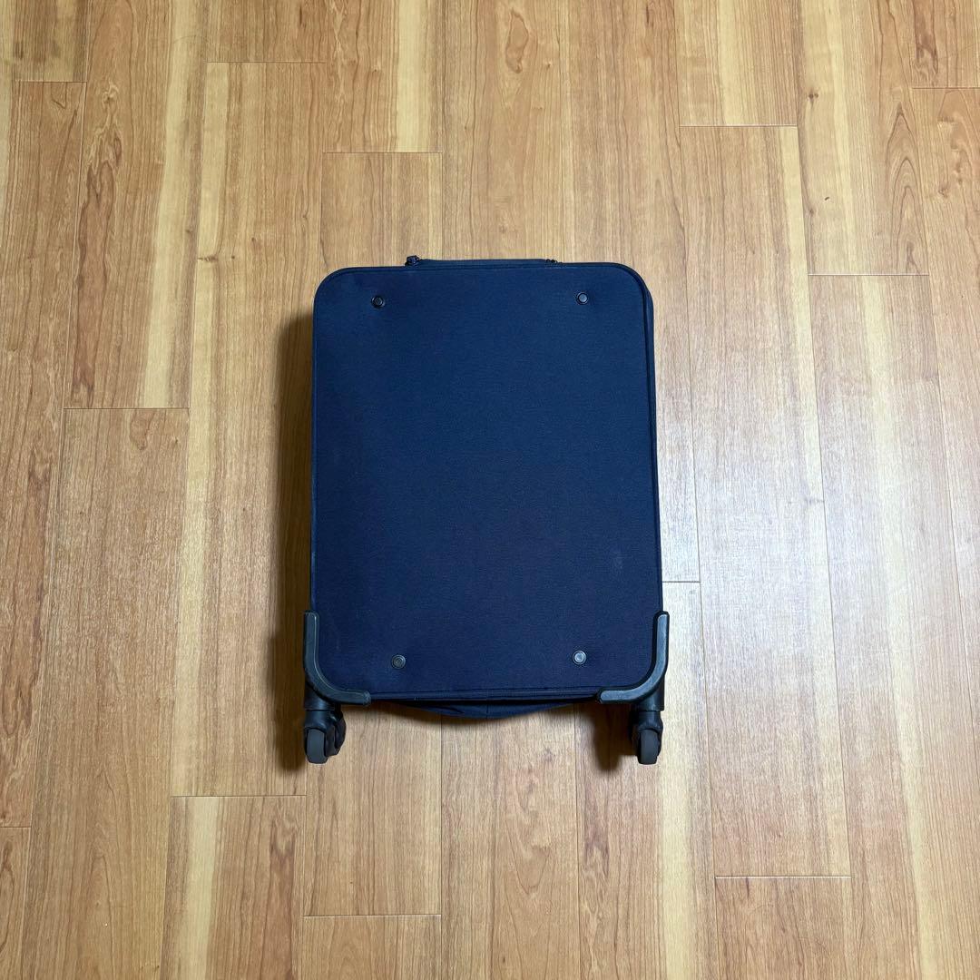 半分の厚みで収納できるソフトキャリー 小型(36L) ネイビー