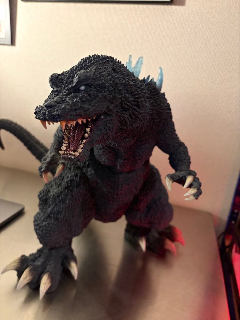 ギガンティックシリーズ ゴジラ(2001)背びれ発光イメージVer. 本体のみ
