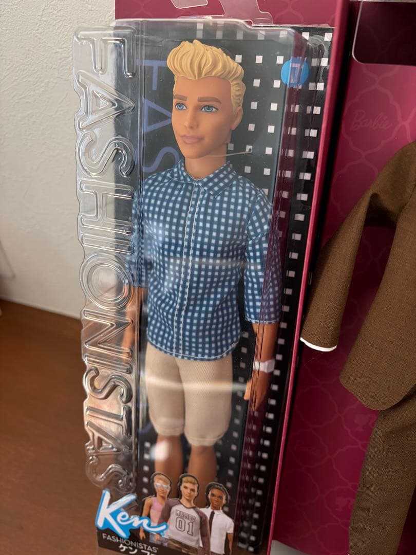 【非売品】Barbie男性「ケン」フィギュア　ブラウンスーツセット（値下げ中）