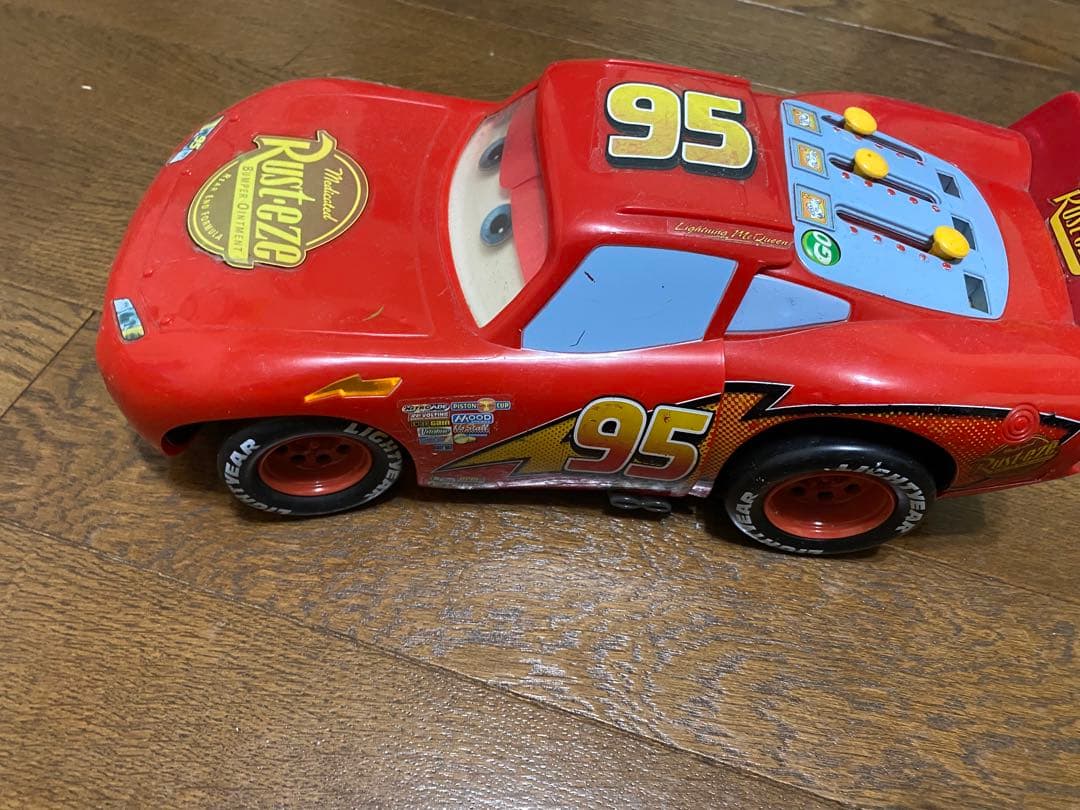 カーズ マックィーン　アニメの様に動いて喋る大型ミニカー　希少　当時物