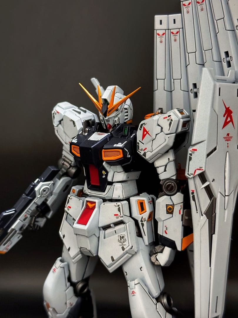m*中様 ガンプラ RG 全塗装完成品 νガンダム