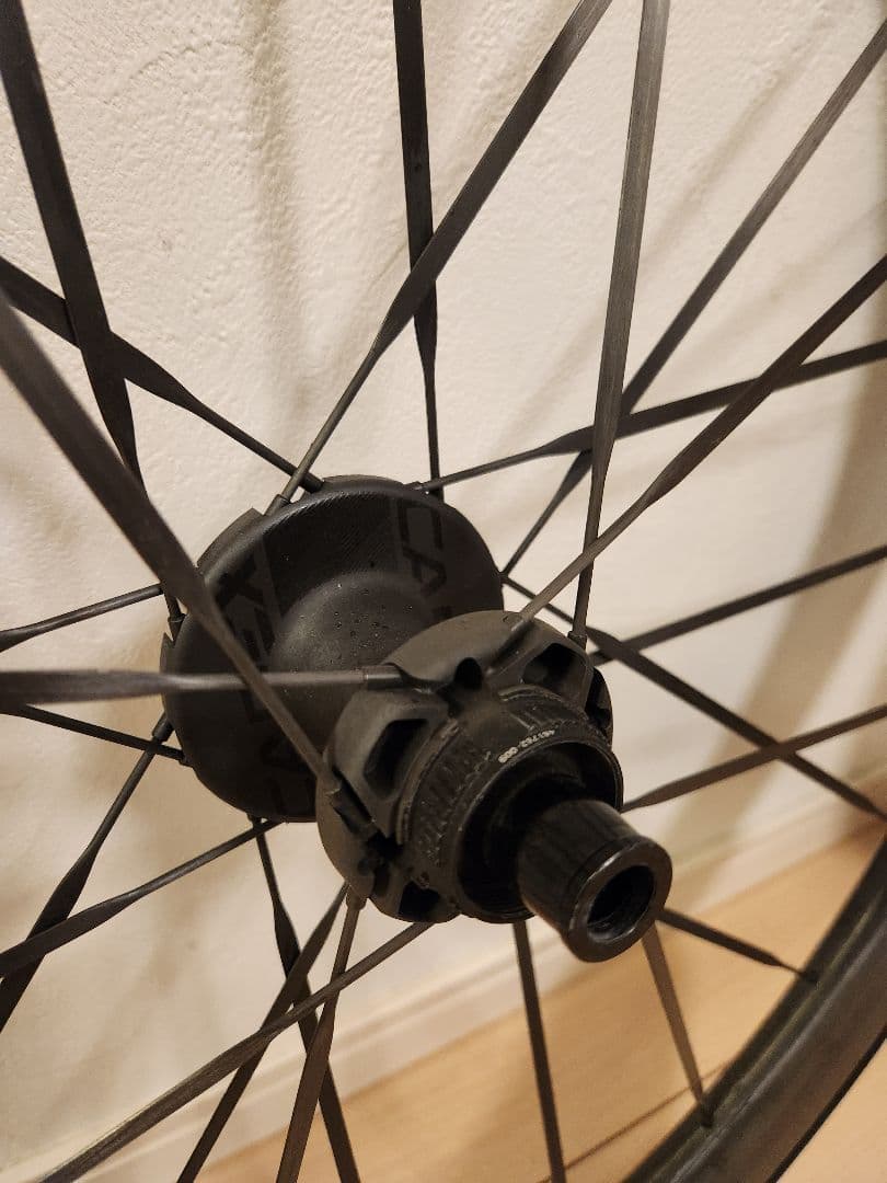 CADEX 50 Ultra Disc tubeless タイヤ、バック付