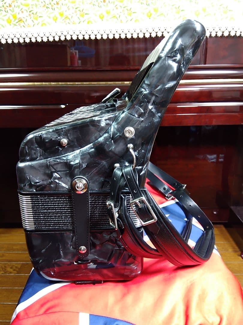 TOMBO Grandaile GT-60 アコーディオンケース付、簡易調律済