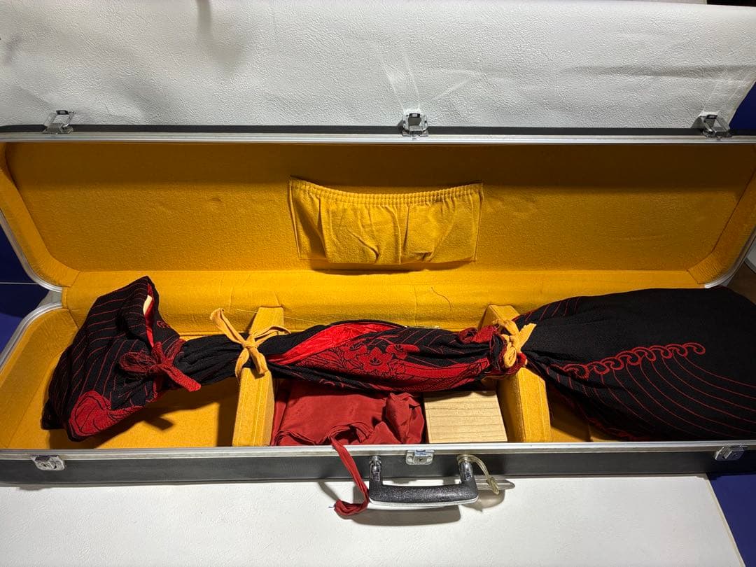 希少最高級 三味線 セット K18 18金 金細 綾杉胴 バチ 撥 糸巻 駒