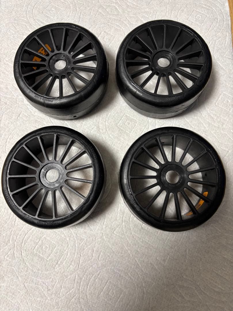 1/8 京商インファーノGT2 GT3 GRPスリックタイヤホイールイタリア製