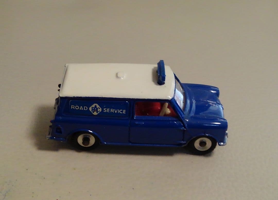 ・RACパトロールミニバンダイキャストミニカー