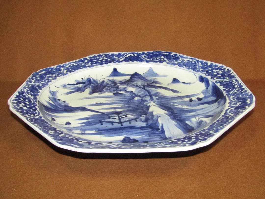 【染付　山水図　八角大皿】古伊万里