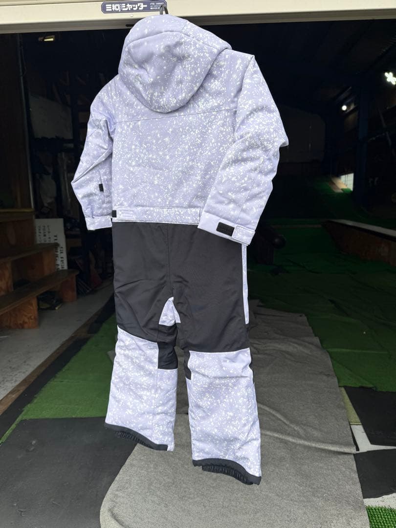 burton キッズワンピース サイズ5 107から117センチ 新品未使用