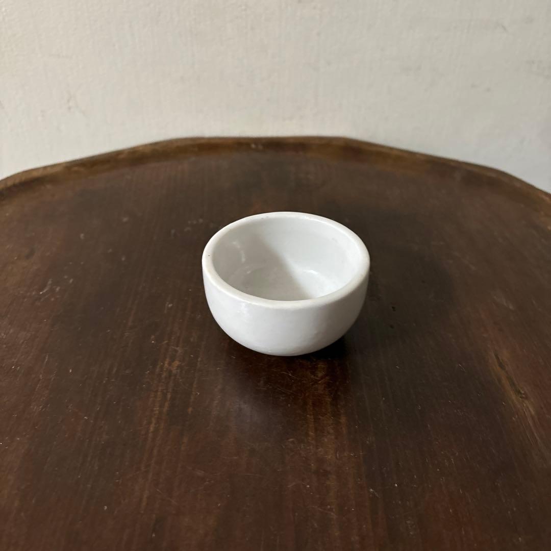 李朝　日帝時代　白磁ぐい呑み　筒盃　骨董　アンティーク　秦秀雄　白洲正子