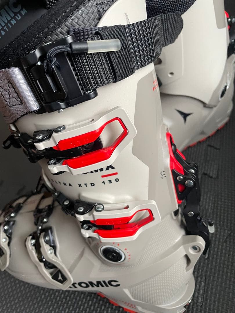 ATOMIC　HAWX　ULTRA　XTD　130　GW　25/25.5