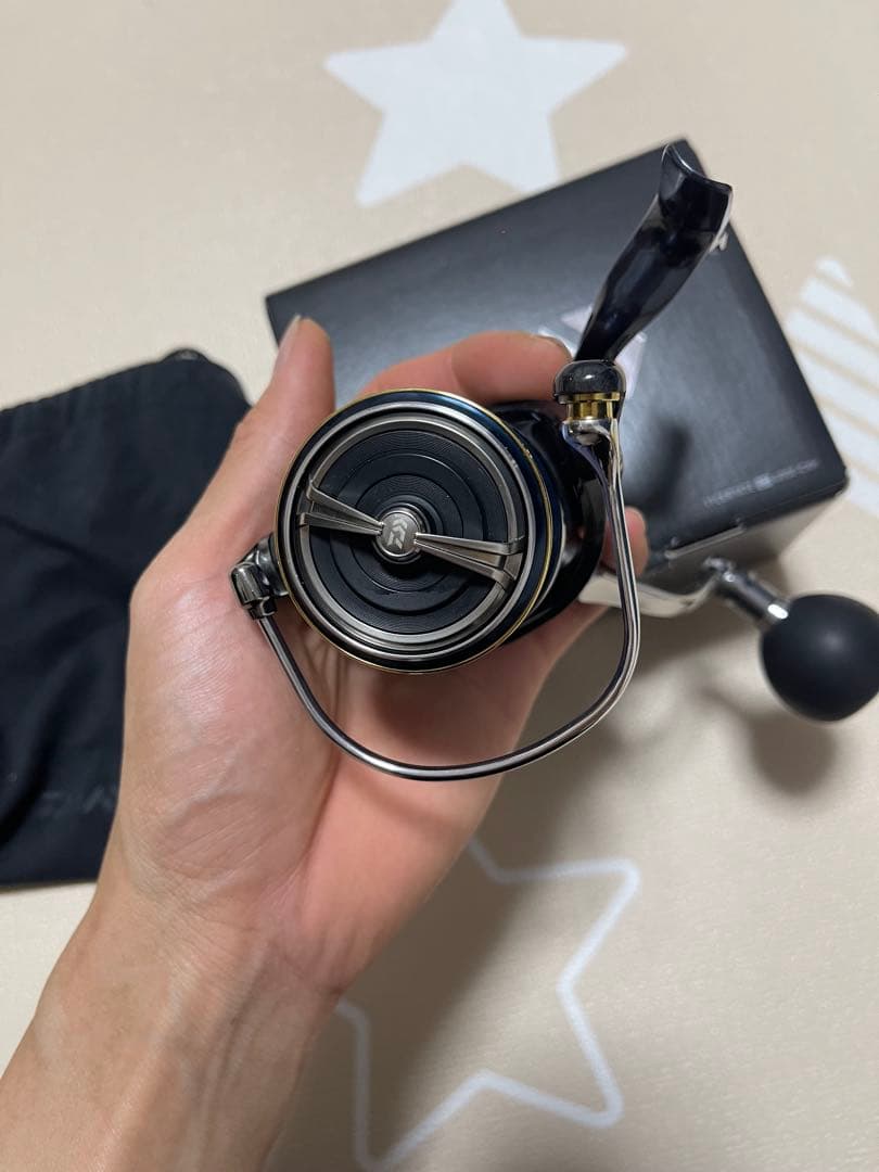 Certate スピニングリール 黒 青 収納袋付き