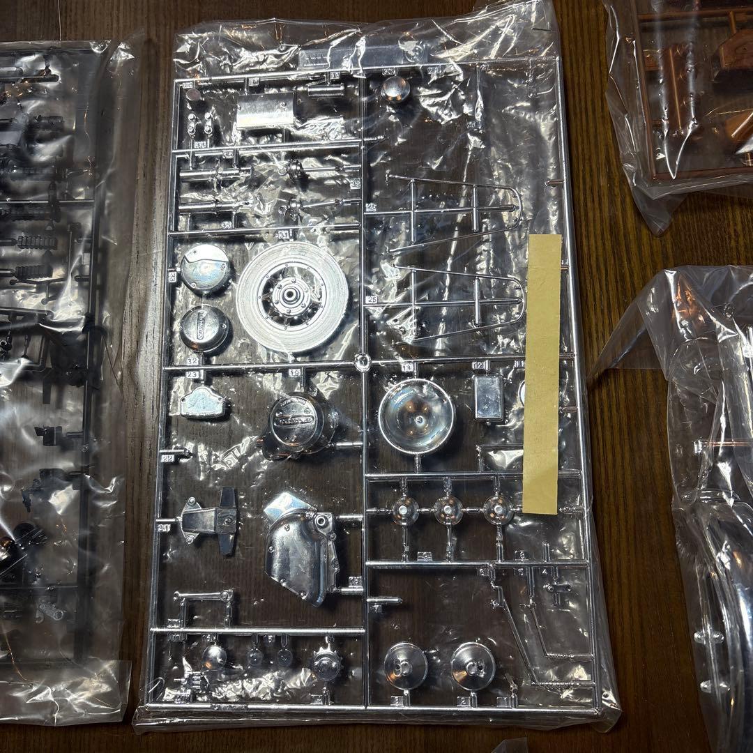 タミヤ　オートバイ　プラモデル　1/6スケール　ホンダ　CB750 FOUR