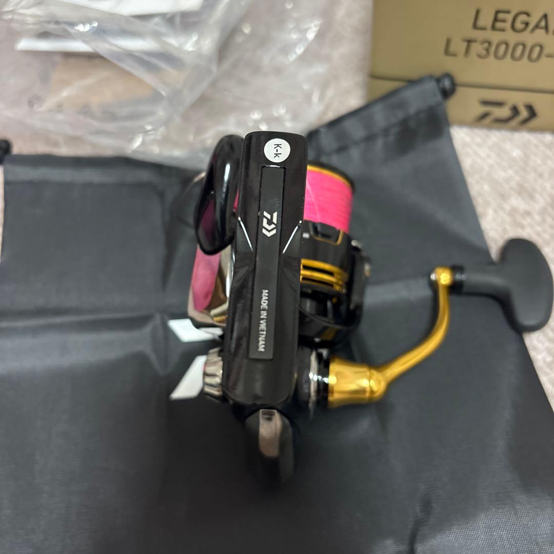 ほぼ新品　ダイワ　スピニングリール 23レガリス LT 3000-CHX