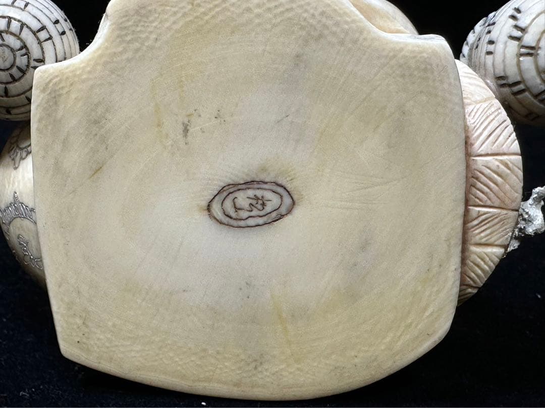 置物　アンティーク　天然素材　仏像　彫刻 古美術品　細密細工骨董　コレクション