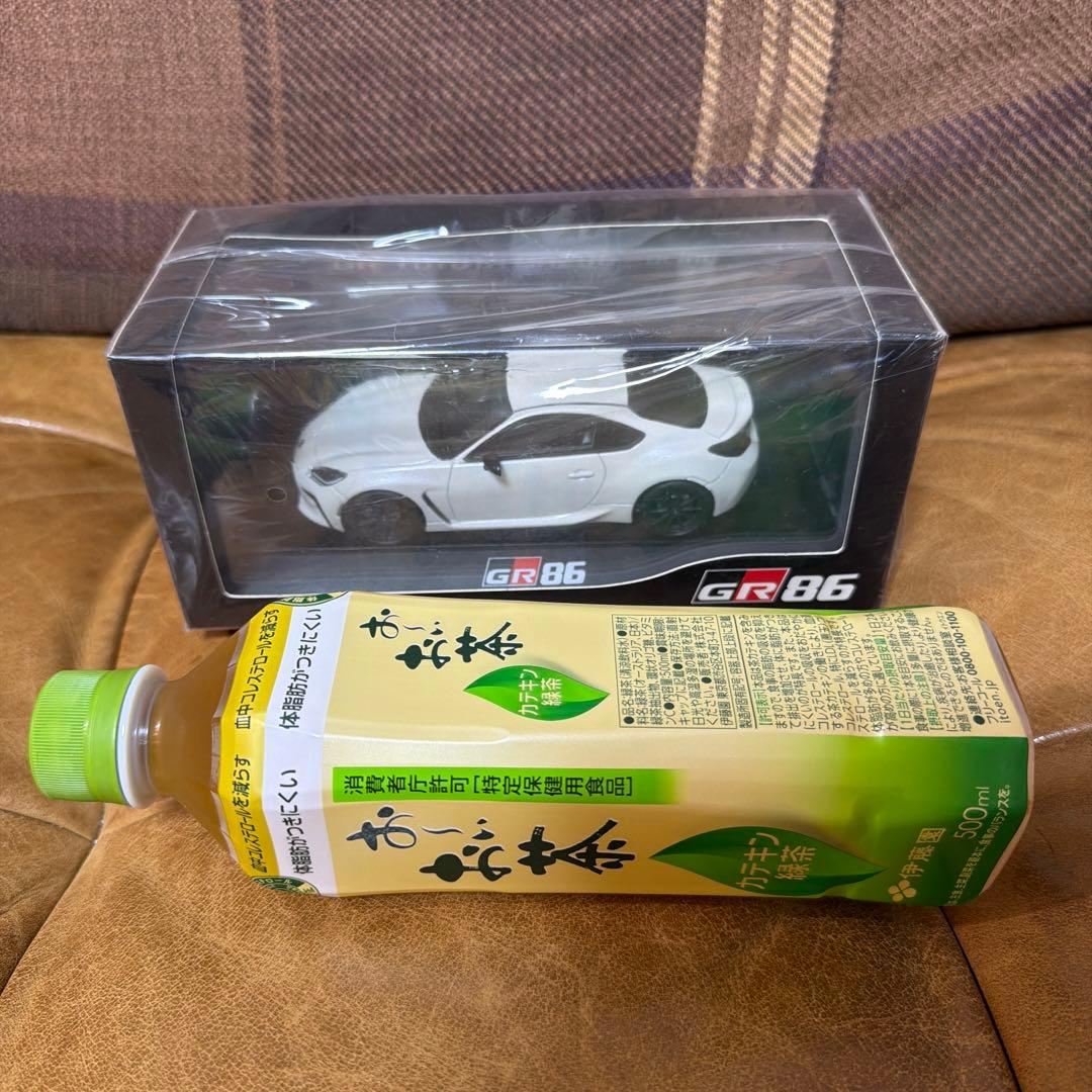 GR86 ホワイトパール　ミニカー 新品　未開封　非売品